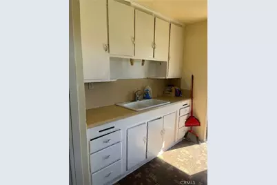 2114 N Bahama Avenue, Los Angeles, CA 90059 - Photo 4