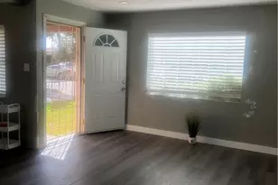 2114 N Bahama Ave, Los Angeles, CA 90059 - Photo 2