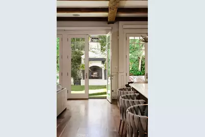 2100 Pine Ave, Manhattan Beach, CA 90266 - Photo 22