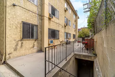 1825 N Gramercy Place, Los Angeles, CA 90028 - Photo 14