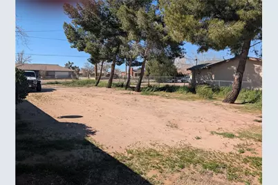 11057 Balsam, Hesperia, CA 92345 - Photo 2