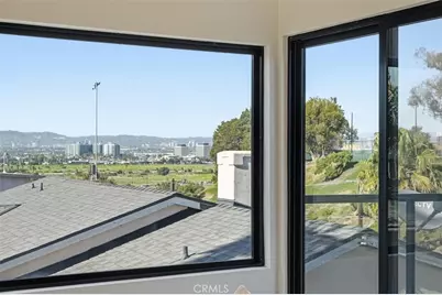 8140 Calabar Avenue, Playa del Rey, CA 90293 - Photo 12