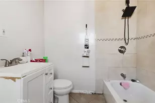 910 E 19th St, Long Beach, CA 90806 - Photo 10