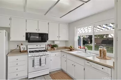 19140 Albert, Cerritos, CA 90703 - Photo 6