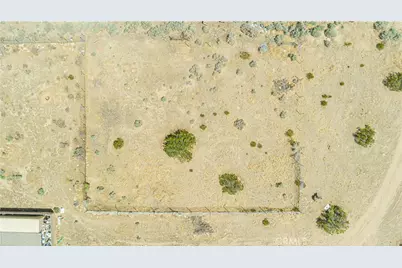 90 Palmdale Blvd, Sun Village, CA 93543 - Photo 12