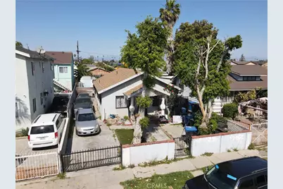 861 W 74th Street, Los Angeles, CA 90044 - Photo 2