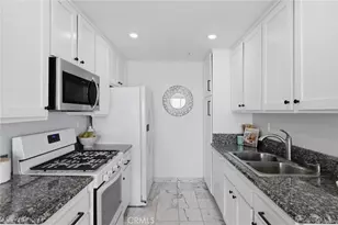 565 Esplanade, Redondo Beach, CA 90277 - Photo 8