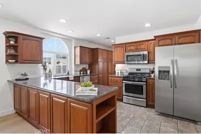 11916 Oxford Avenue, Hawthorne, CA 90250 - Photo 2