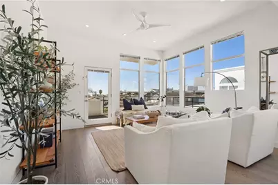 647 1st Place, Hermosa Beach, CA 90254 - Photo 2