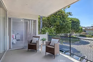 289 S Barrington Ave, Los Angeles, CA 90049 - Photo 2