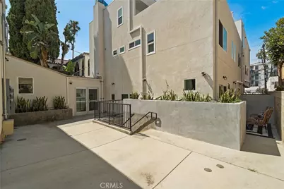 1409 N Hobart, Los Angeles, CA 90027 - Photo 2