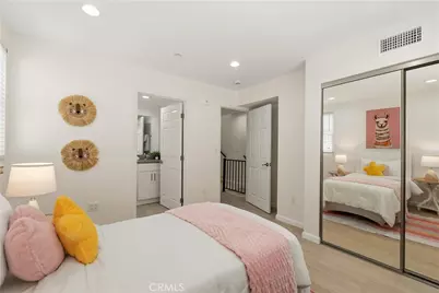 1409 N Hobart, Los Angeles, CA 90027 - Photo 18