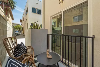 1409 N Hobart, Los Angeles, CA 90027 - Photo 32