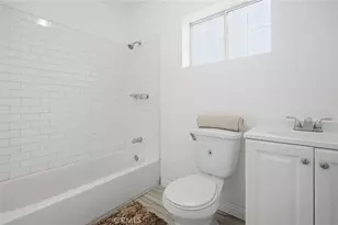 1345 W 51st Pl, Los Angeles, CA 90037 - Photo 38