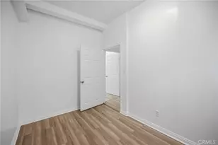 1345 W 51st Pl, Los Angeles, CA 90037 - Photo 16