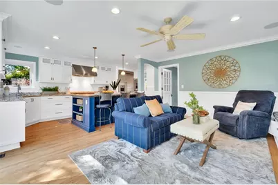 1729 Pacific Avenue, Manhattan Beach, CA 90266 - Photo 18