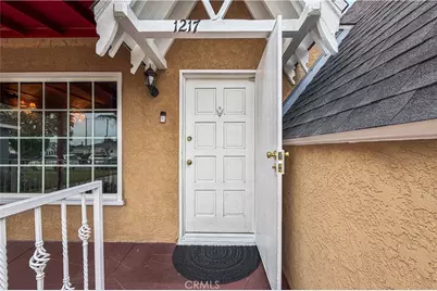 1217 Cary Avenue, Wilmington, CA 90744 - Photo 6