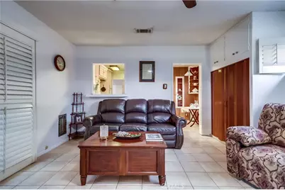 10441 W Zamora, Los Angeles, CA 90002 - Photo 6