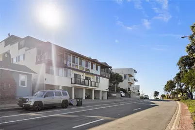 480 Rosecrans Avenue, Manhattan Beach, CA 90266 - Photo 2
