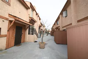 340 W Regent St, Inglewood, CA 90301 - Photo 2