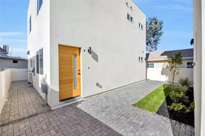 10905 Dalerose Avenue #C, Inglewood, CA 90304 - Photo 1