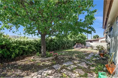 626 W Martinshire, Carson, CA 90745 - Photo 24