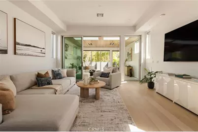 664 Rosecrans Avenue, Manhattan Beach, CA 90266 - Photo 1