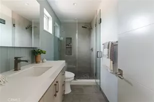 664 Rosecrans Ave, Manhattan Beach, CA 90266 - Photo 38