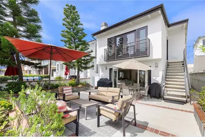 69 18th Street, Hermosa Beach, CA 90254 - Photo 1