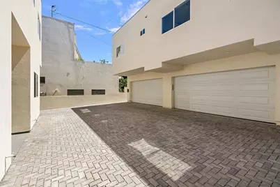 642 E Fairview Boulevard #C, Inglewood, CA 90302 - Photo 2