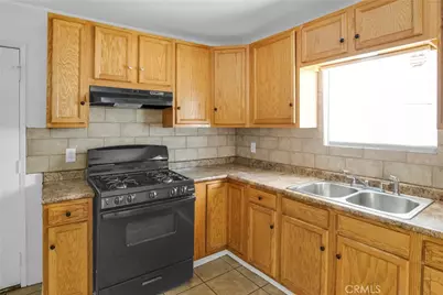 322 W 105th, Los Angeles, CA 90003 - Photo 12