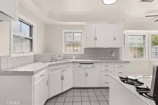 10233 S 3rd Ave, Inglewood, CA 90303 - Photo 8