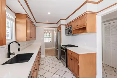 3651 W 147th Street, Hawthorne, CA 90250 - Photo 4