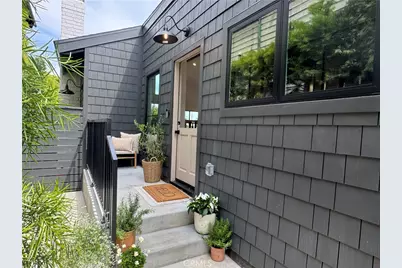 865 10th Street, Manhattan Beach, CA 90266 - Photo 2