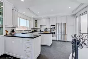 225 Rosecrans Pl, Manhattan Beach, CA 90266 - Photo 18