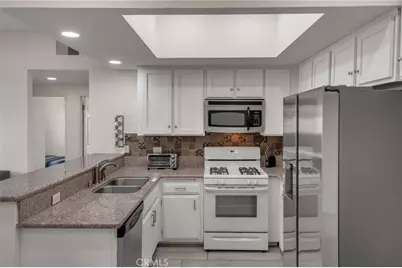10943 Laurel Canyon #B9, San Fernando, CA 91340 - Photo 14