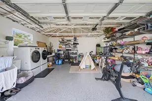 8410 Alverstone Ave, Los Angeles, CA 90045 - Photo 36