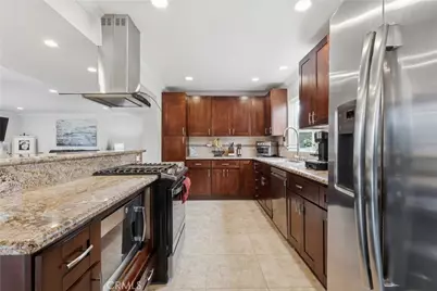 2103 Huntington Lane #2, Redondo Beach, CA 90278 - Photo 12