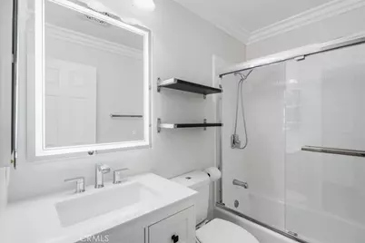 421 W 6th #208, Long Beach, CA 90802 - Photo 16