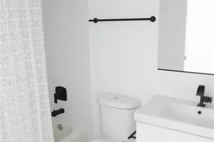 2640 Dalton Ave, Los Angeles, CA 90018 - Photo 10