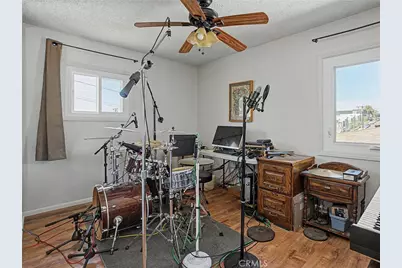 203 E Sycamore Avenue, El Segundo, CA 90245 - Photo 6
