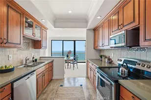 727 Esplanade, Redondo Beach, CA 90277 - Photo 14