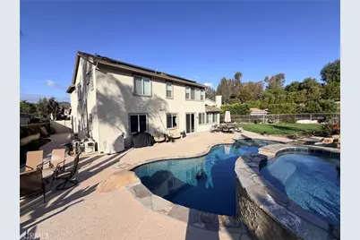 23776 Brookside Court, Murrieta, CA 92562 - Photo 2