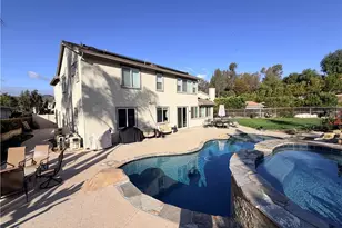 23776 Brookside Ct, Murrieta, CA 92562 - Photo 2
