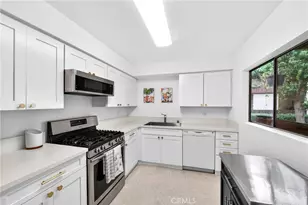 15020 Victory Blvd, Van Nuys, CA 91411 - Photo 16