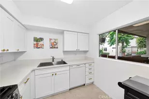 15020 Victory Blvd, Van Nuys, CA 91411 - Photo 14