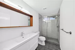 15020 Victory Blvd, Van Nuys, CA 91411 - Photo 12