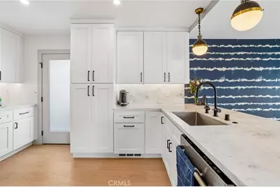 677 5th Street, Hermosa Beach, CA 90254 - Photo 18