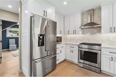 677 5th Street, Hermosa Beach, CA 90254 - Photo 20