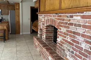 19305 Oneida, Apple Valley, CA 92307 - Photo 4